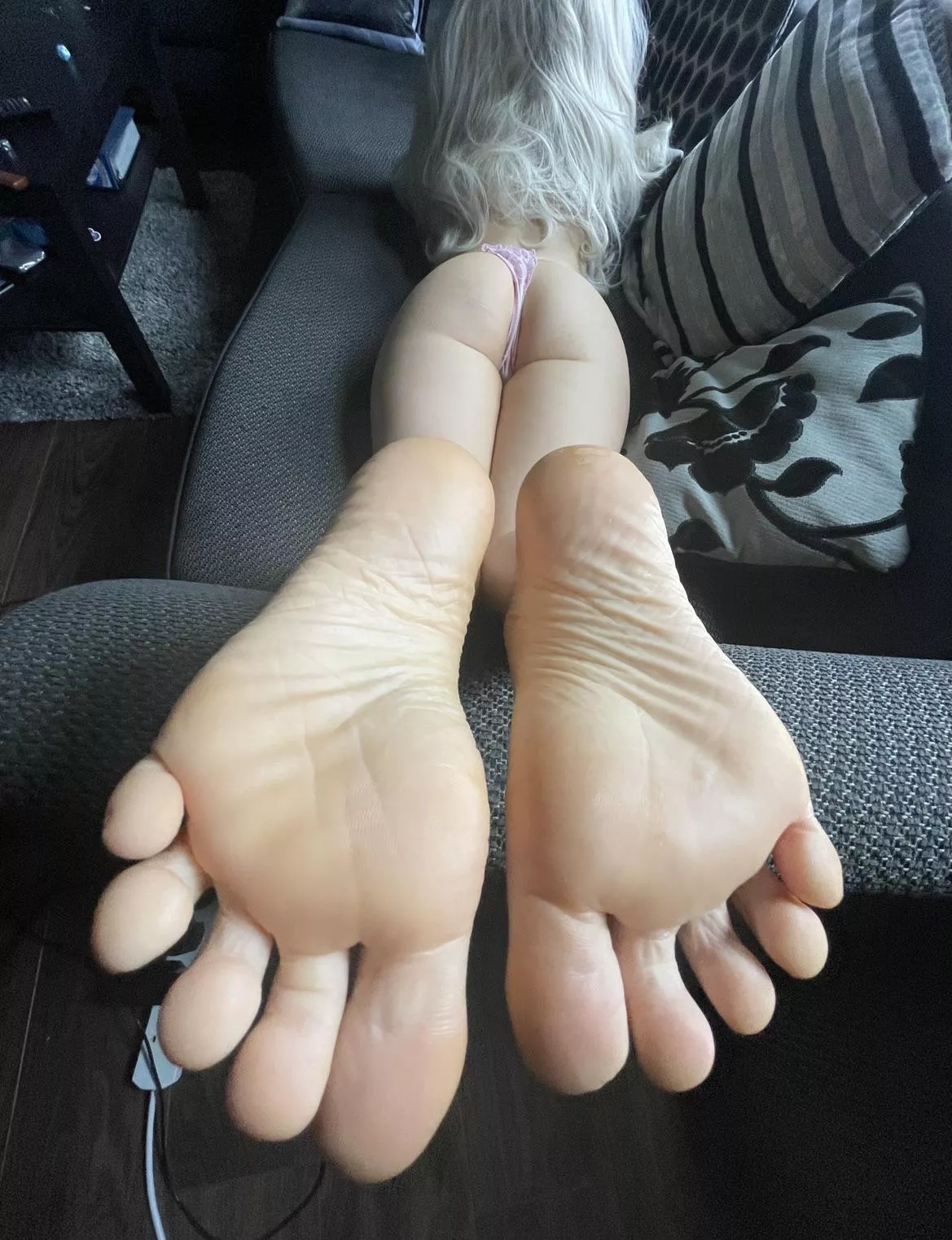 Suck my toes