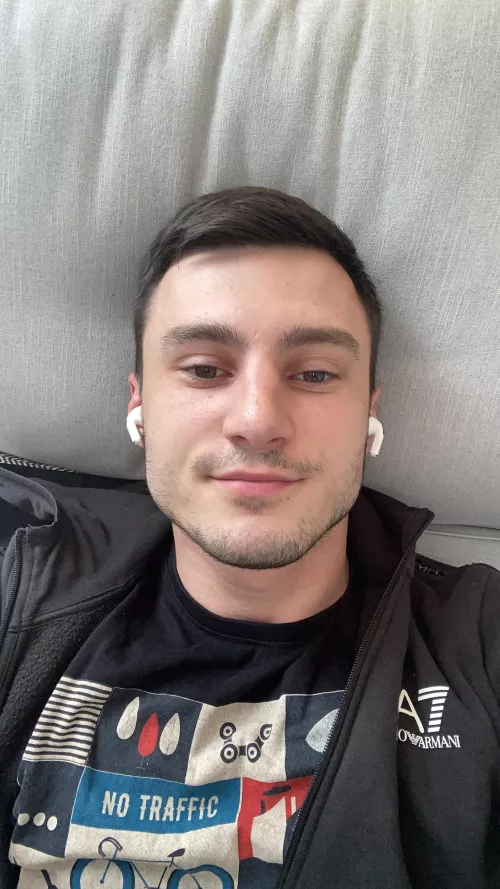 Suggest me something interesting to read 🐻