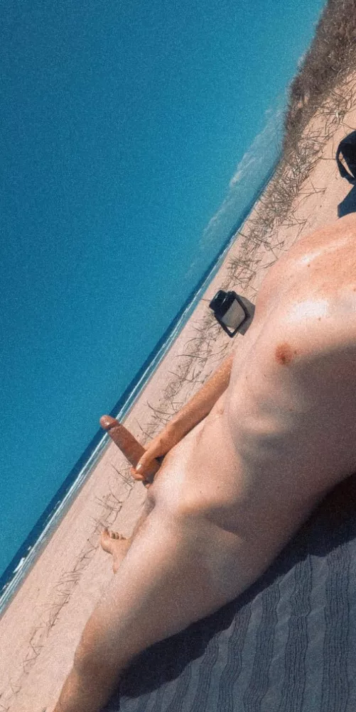 Summer days spent at the beach 🏖