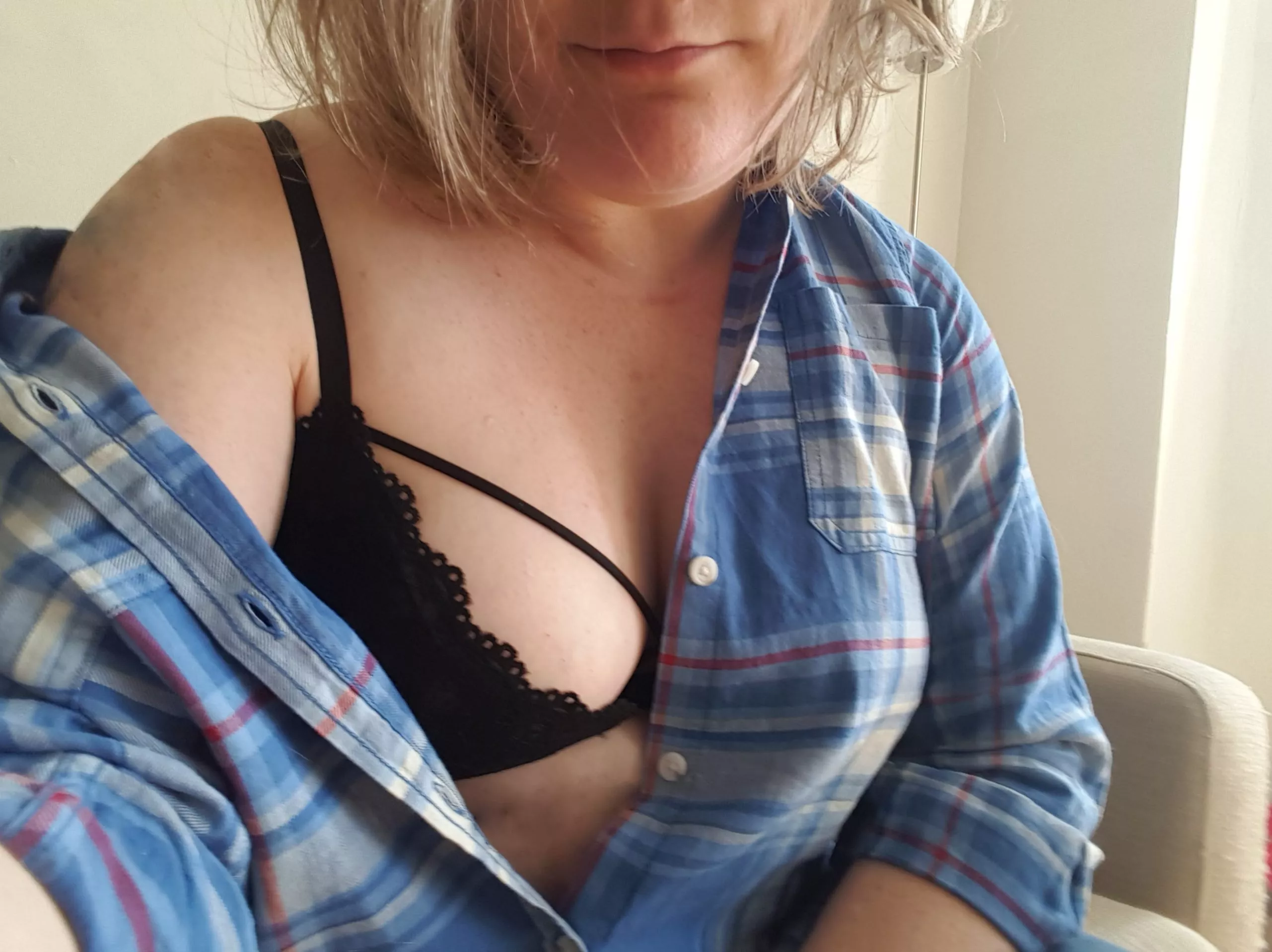Sunny Sunday Slip-Up (xpost from r/onmww) Sunny Sunday Slip-Up (xpost from r/onmww)
