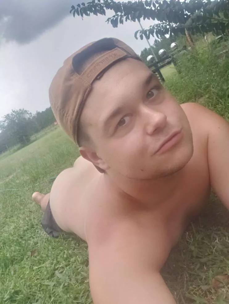 Sun’s out buns out! More to cum😈