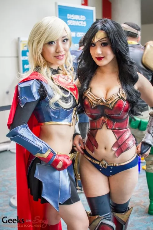 Supergirl (Stella Chuu) and Wonder Woman (Chubear Cosplay) - SDCC 2014