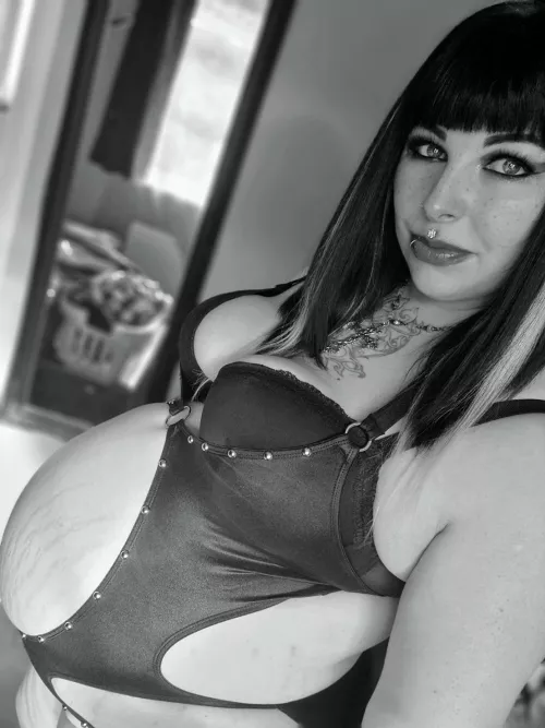 Surprised this swimsuit fit me at 36 weeks pregnant! 😲