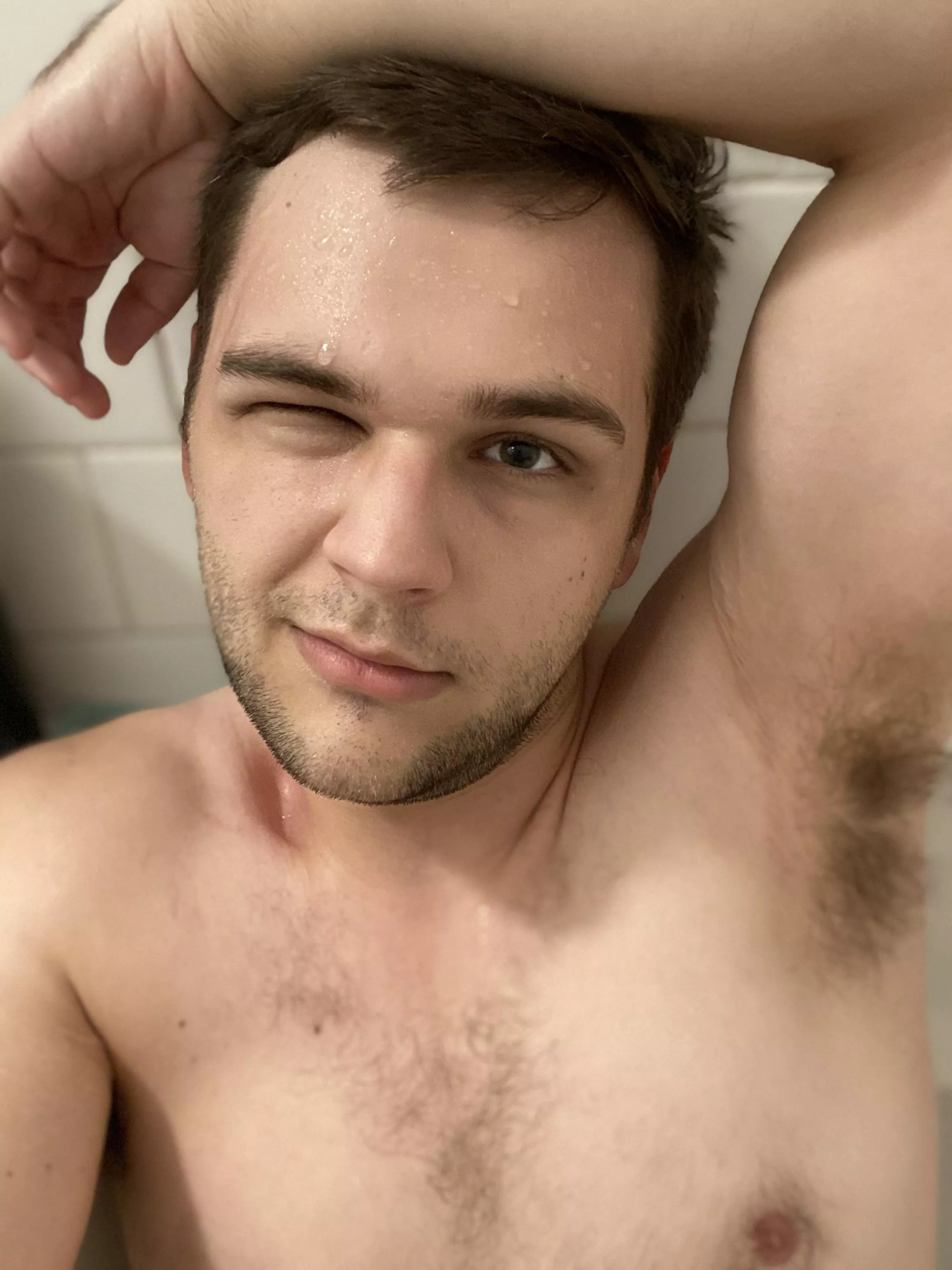 Sweatin it out in the tub💪