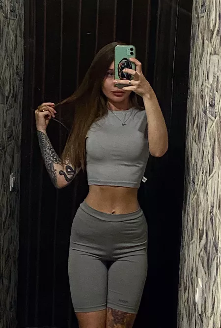 Sweet and hot night, everyone π€