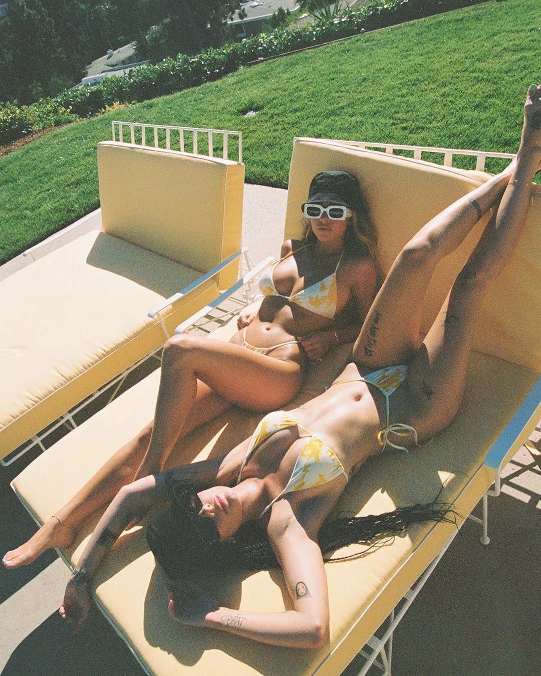 Sydney Sweeney and Halsey in a threesome would be heaven