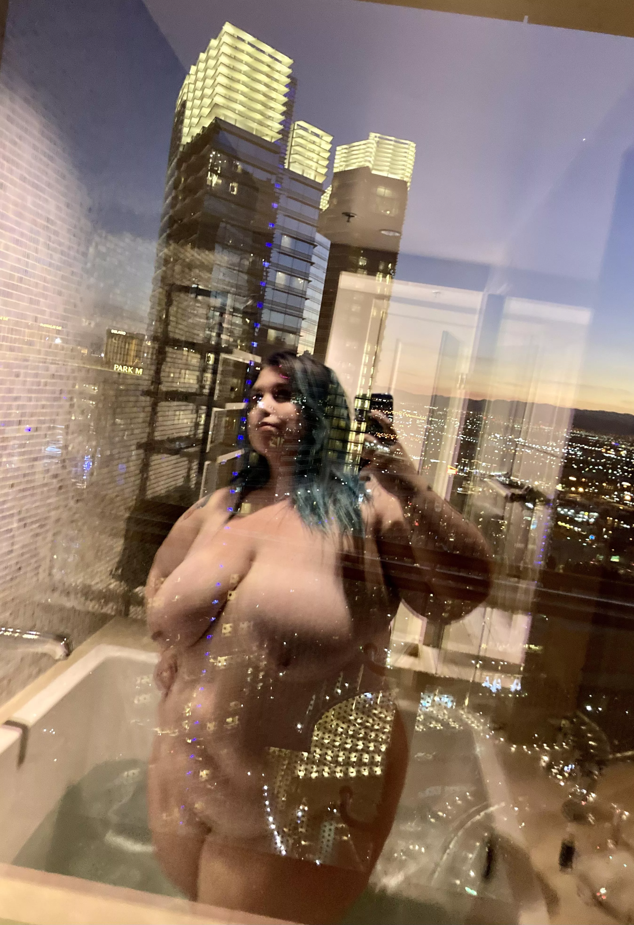 Take me back to vacation 35F, 5’2”, 225 lbs