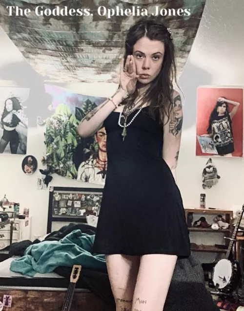 Take Me out to dinner and then buy Me whatever I desire… then wait in the corner while I fuck someone hotter. 🤷‍♀️😉💸😽[domme]