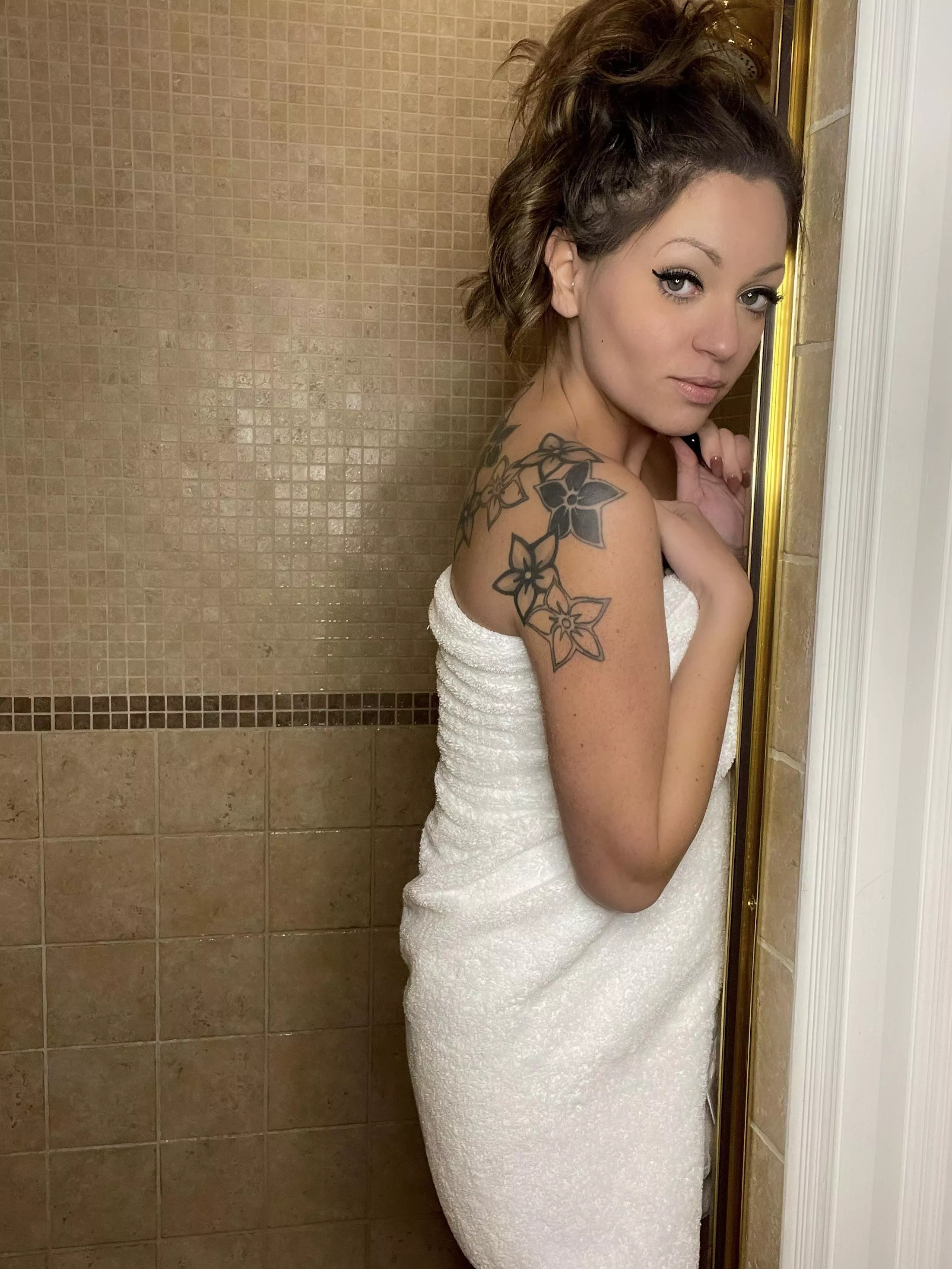 Take me to bed I’m squeaky clean.