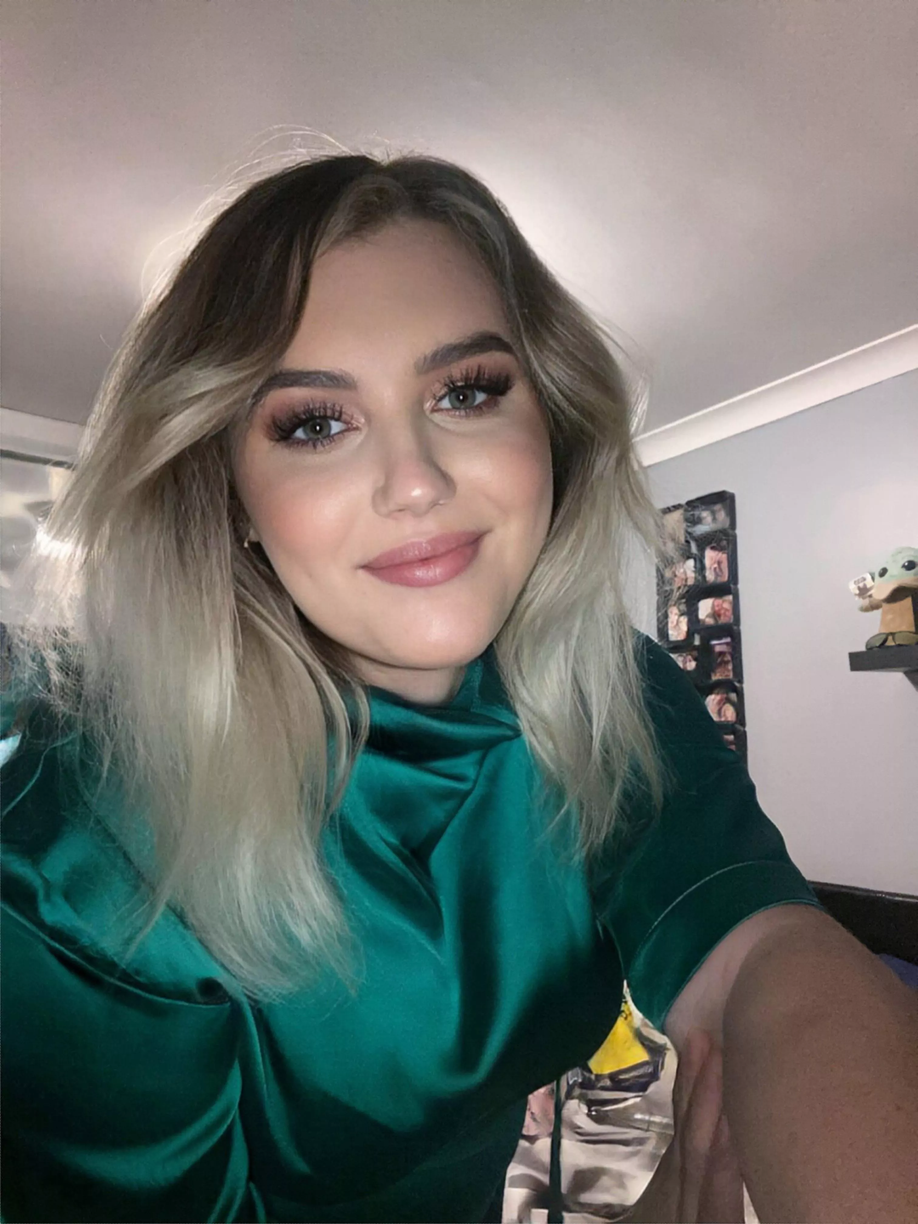 Take me to dinner? 🥺