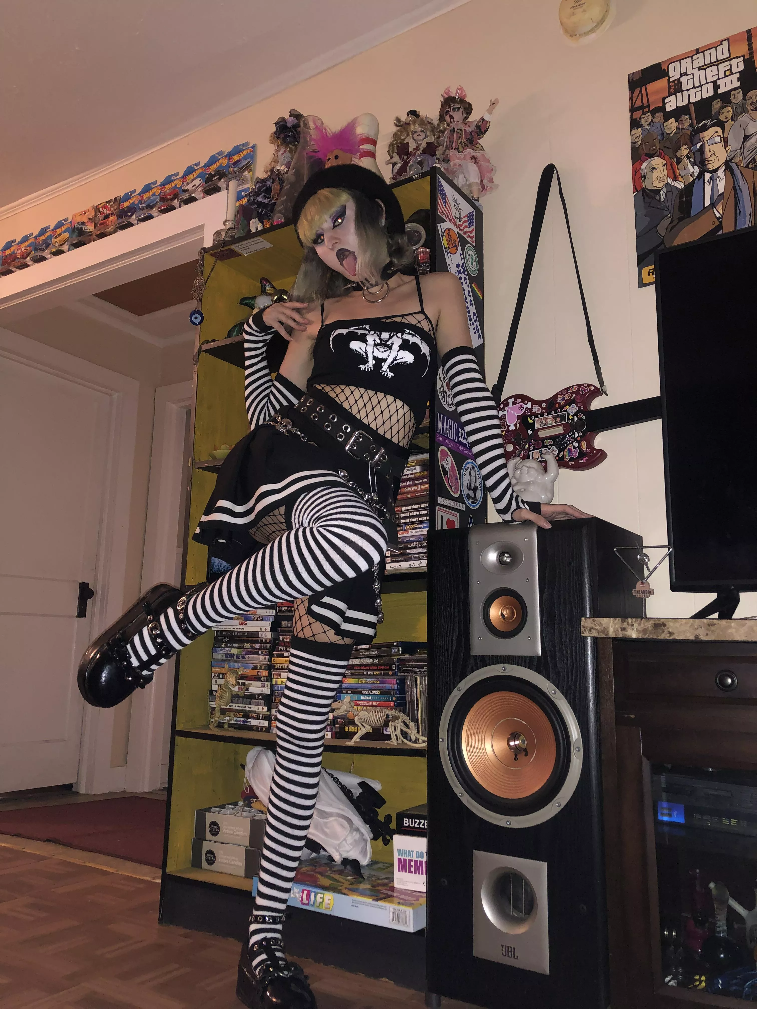 Take my shoes off and sniff!!!!