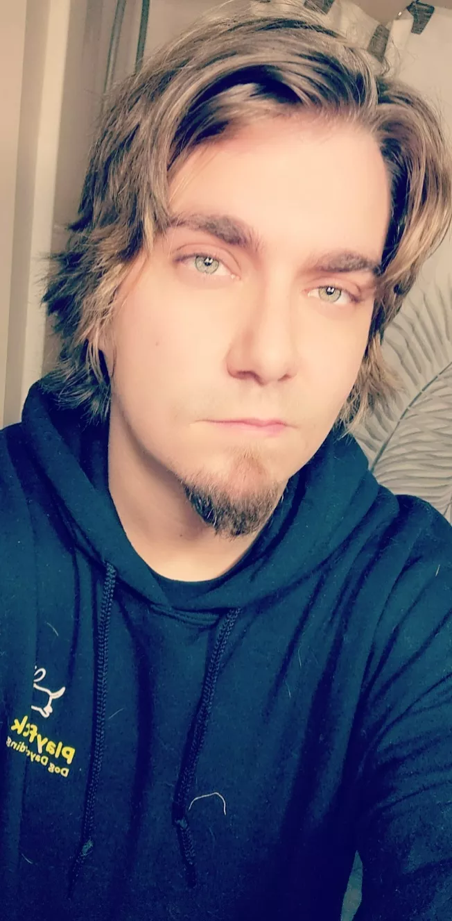 Taking a break from games. Keep me entertained and shoot me a message. Taking a break from games. Keep me entertained and shoot me a message.