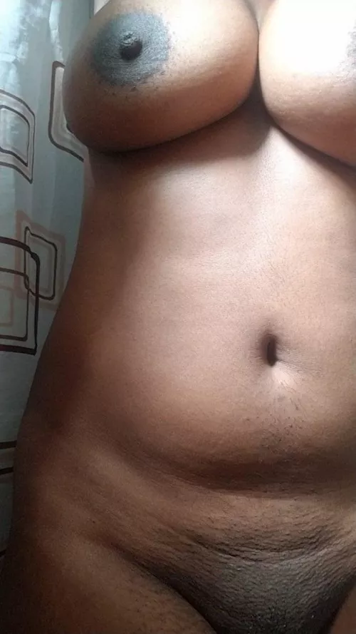 Taking nudes at work is such risky fun! 🥰🥰