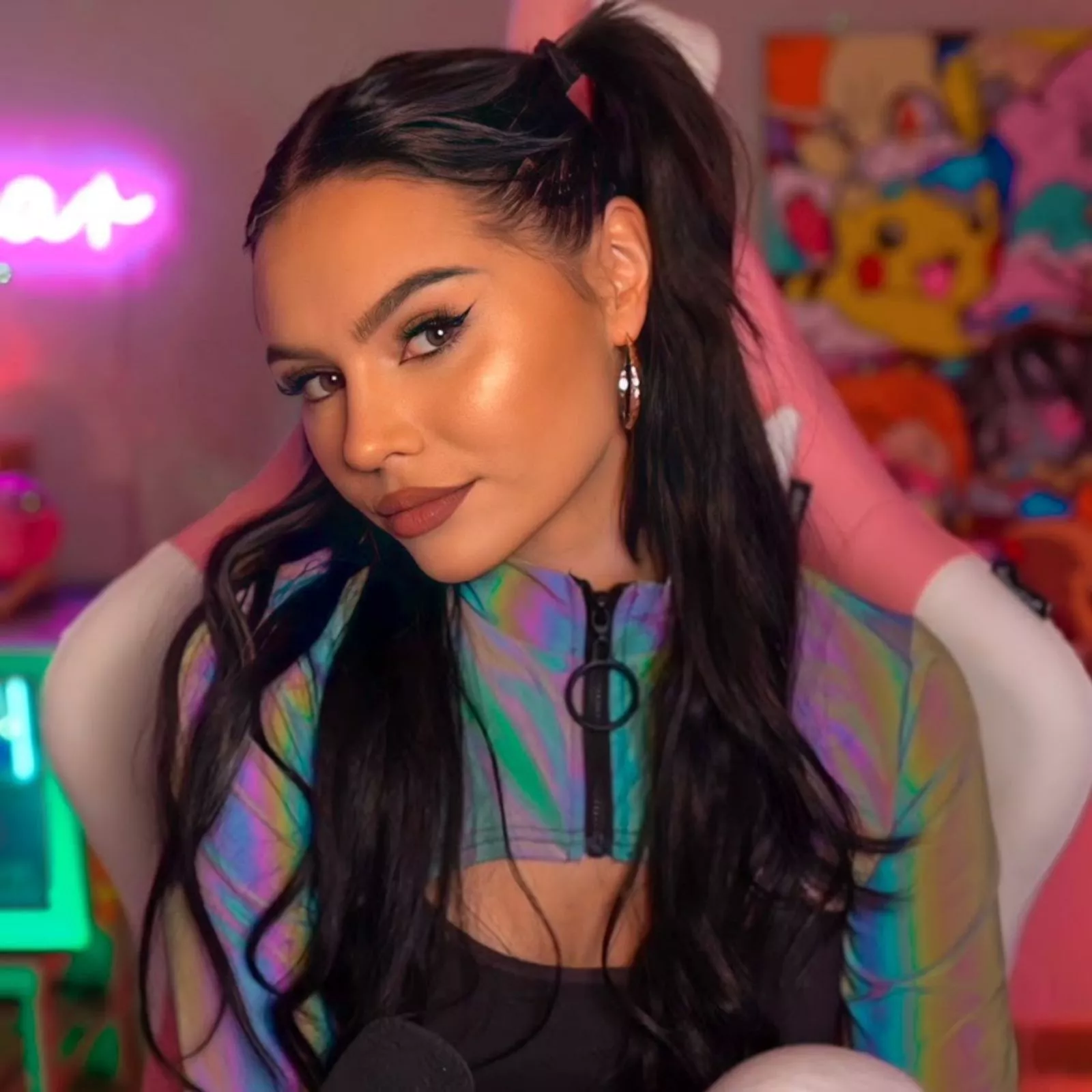 Talia Mar really makes my sissy brain so active :3 I want to be more and more fem when I see her hehe:3 let's chat and share:3