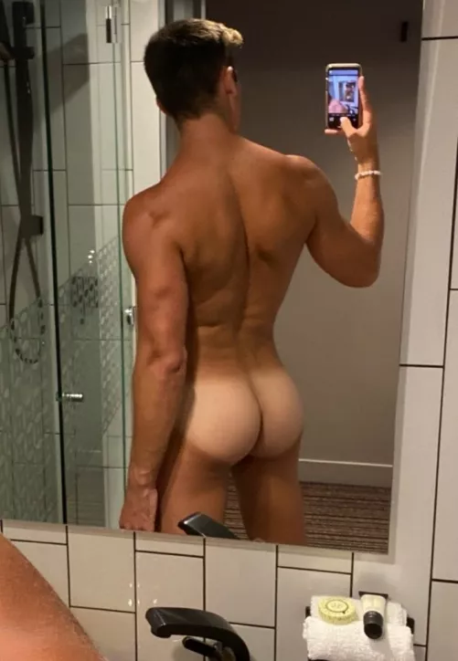 Tan lines make me hot