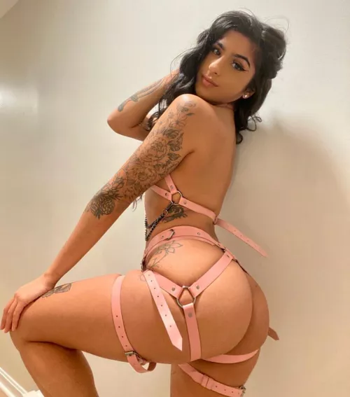 Tatted & kinkyโฆ a good combination. ๐๐