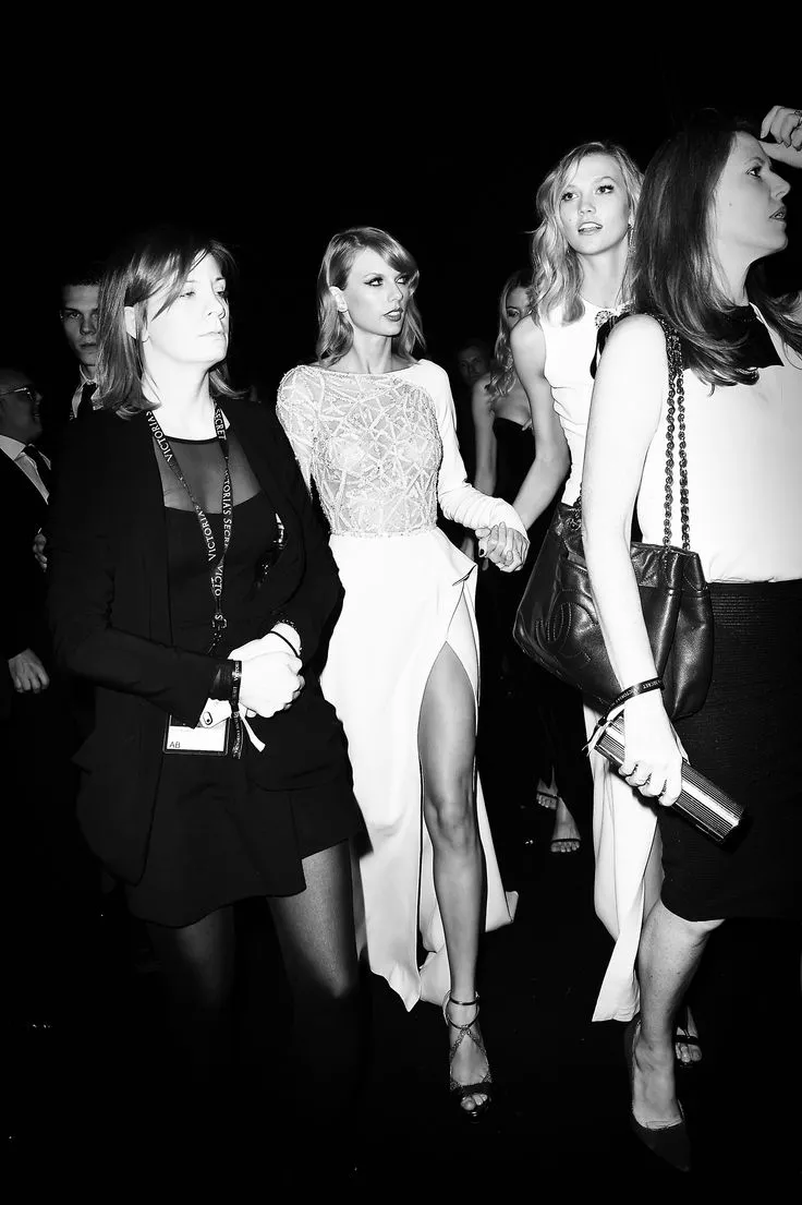 Taylor Swift with Karlie Kloss
