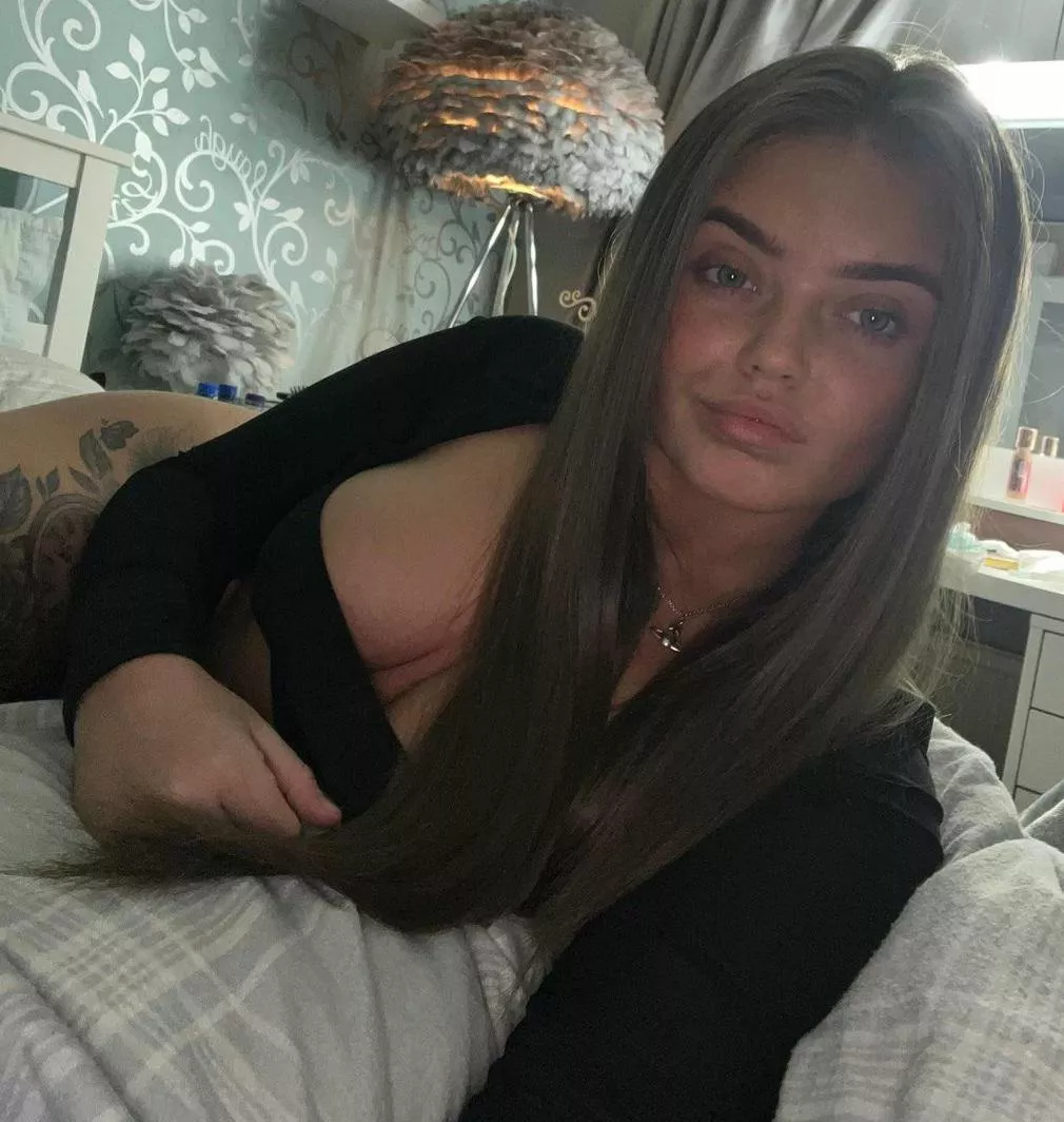 Teen with great set of tits