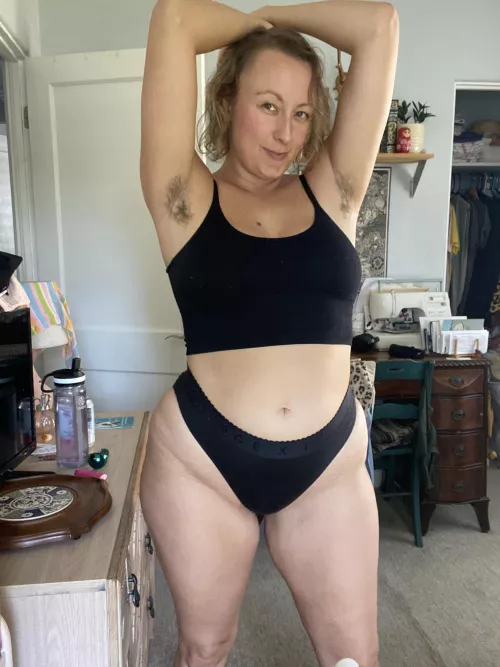 Tell me how much you like my fur 🦁👇🏼