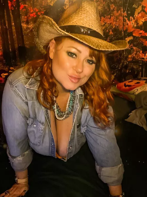 Texas size titties & lots of cleavage