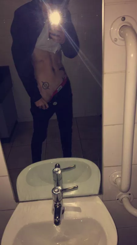 Text me βΊοΈ straight male