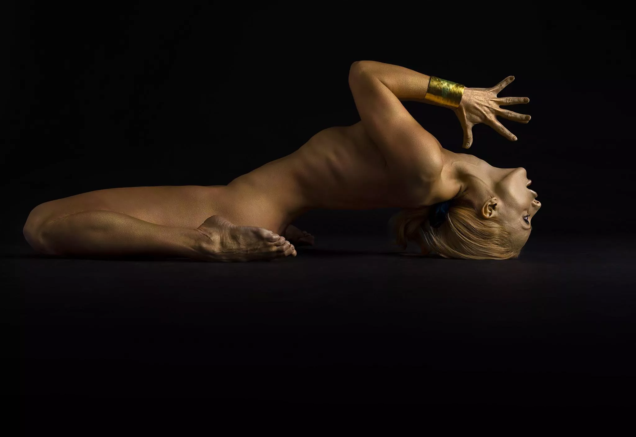 That back arch and all this fine details on the feet - Goddess Matsyasana That back arch and all this fine details on the feet - Goddess Matsyasana