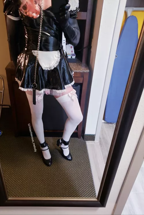 that cake day pose 🎂 who wants the first taste?