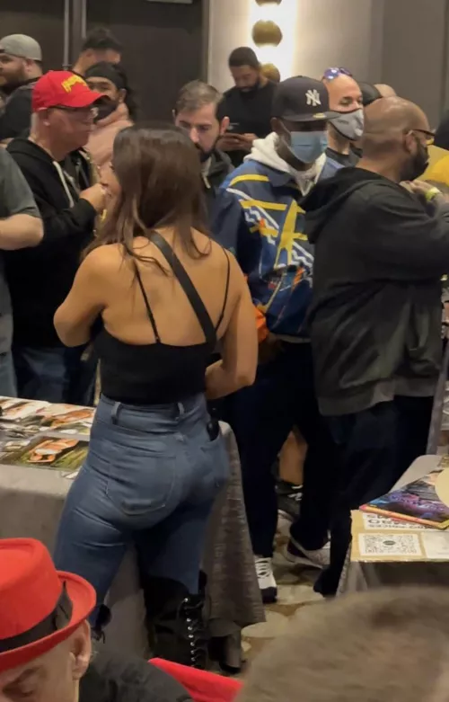 That fat cheek is just hanging 😫