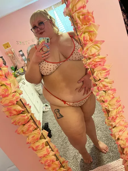 that panty string is barely hanging on 😂