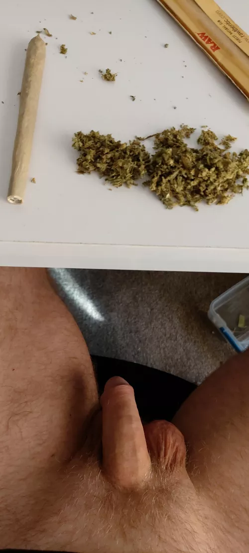 That time of the day,stay high everyone [M]💚💨💨💨