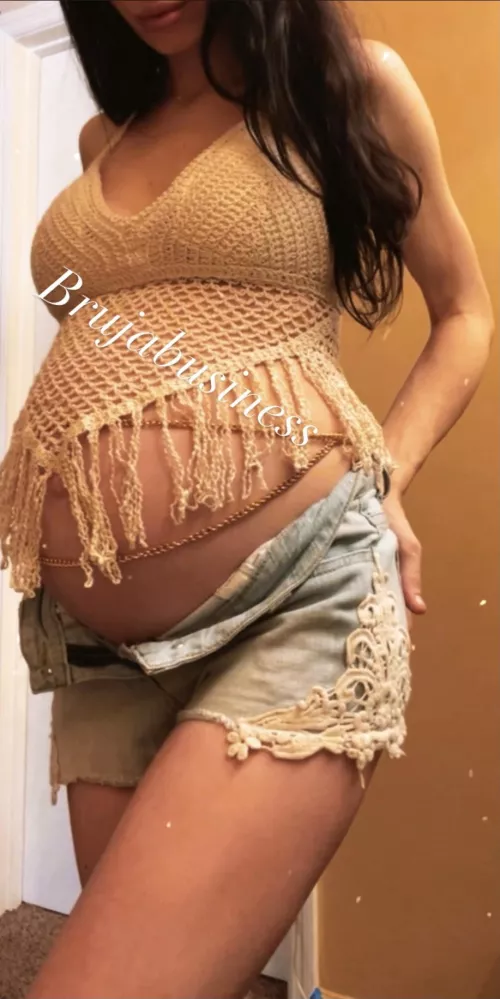 The best part about living in Florida is showing off my bump year round