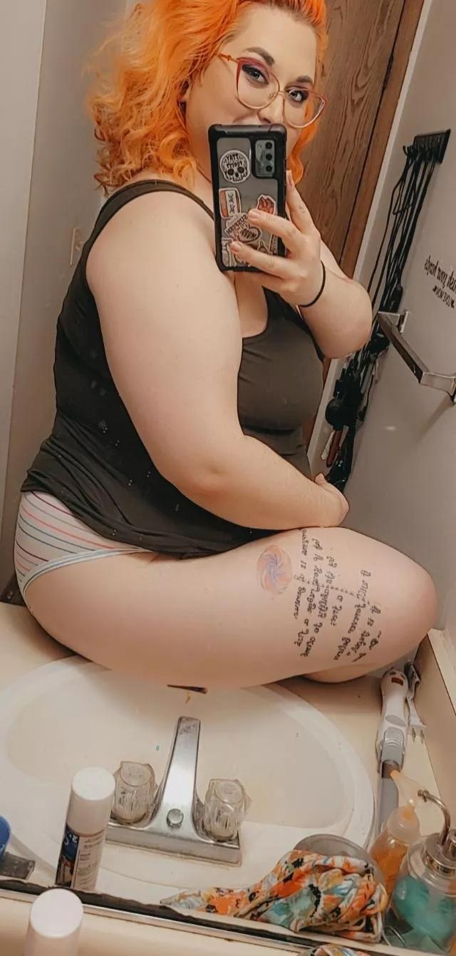 The counter is sturdy enough if you wanna 😘