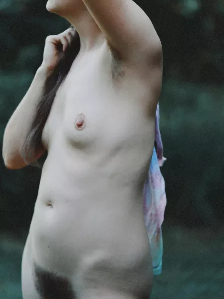 The free feeling of being naked outdoors 💚