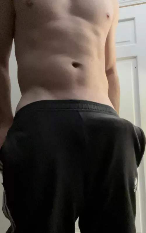 the grey sweats never fail :)