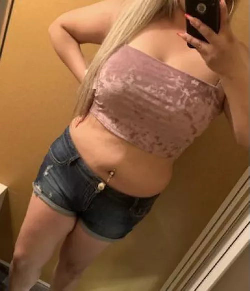 The hubby gets sooo jealous when he sees your comments π€«π