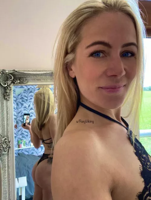 The nearer I get to 40, the more I like it from behind 😁🍑