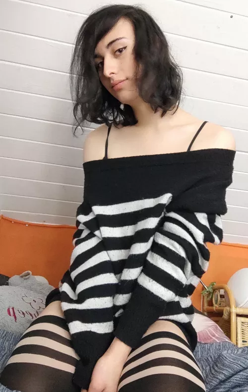 The perks of a stretchy sweater :3