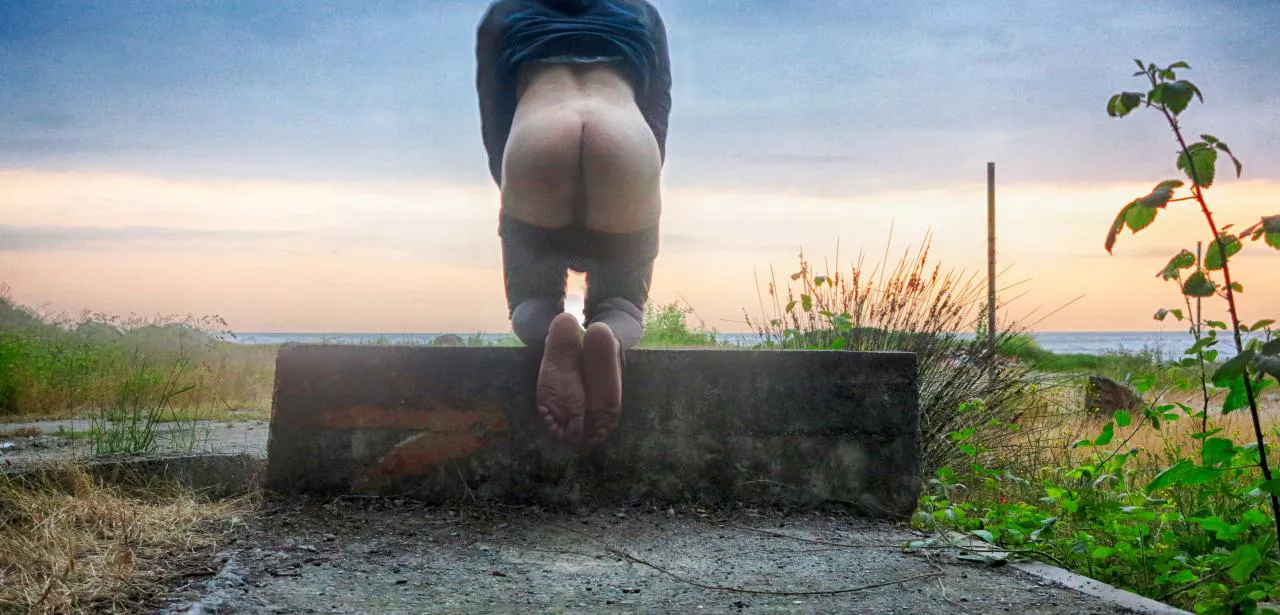 The Persian Gulf, early in the morning... The Persian Gulf, early in the morning...