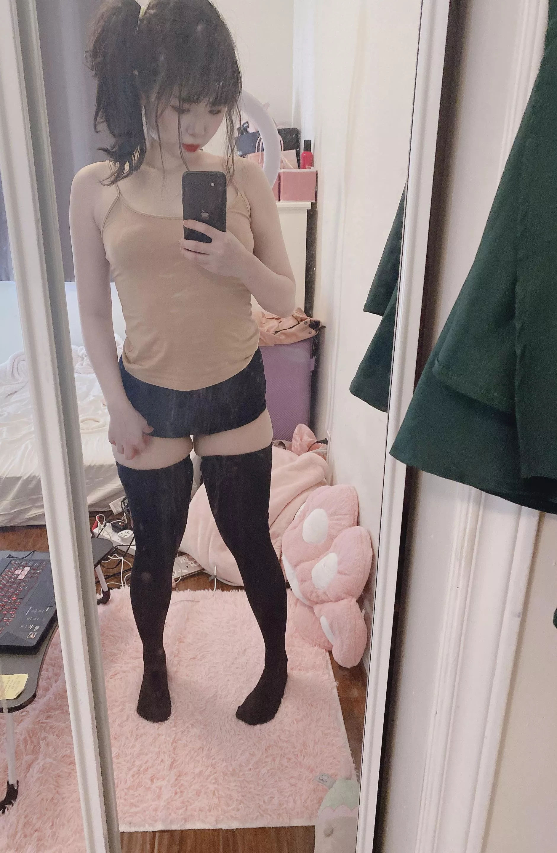 The real thighhigh 😂