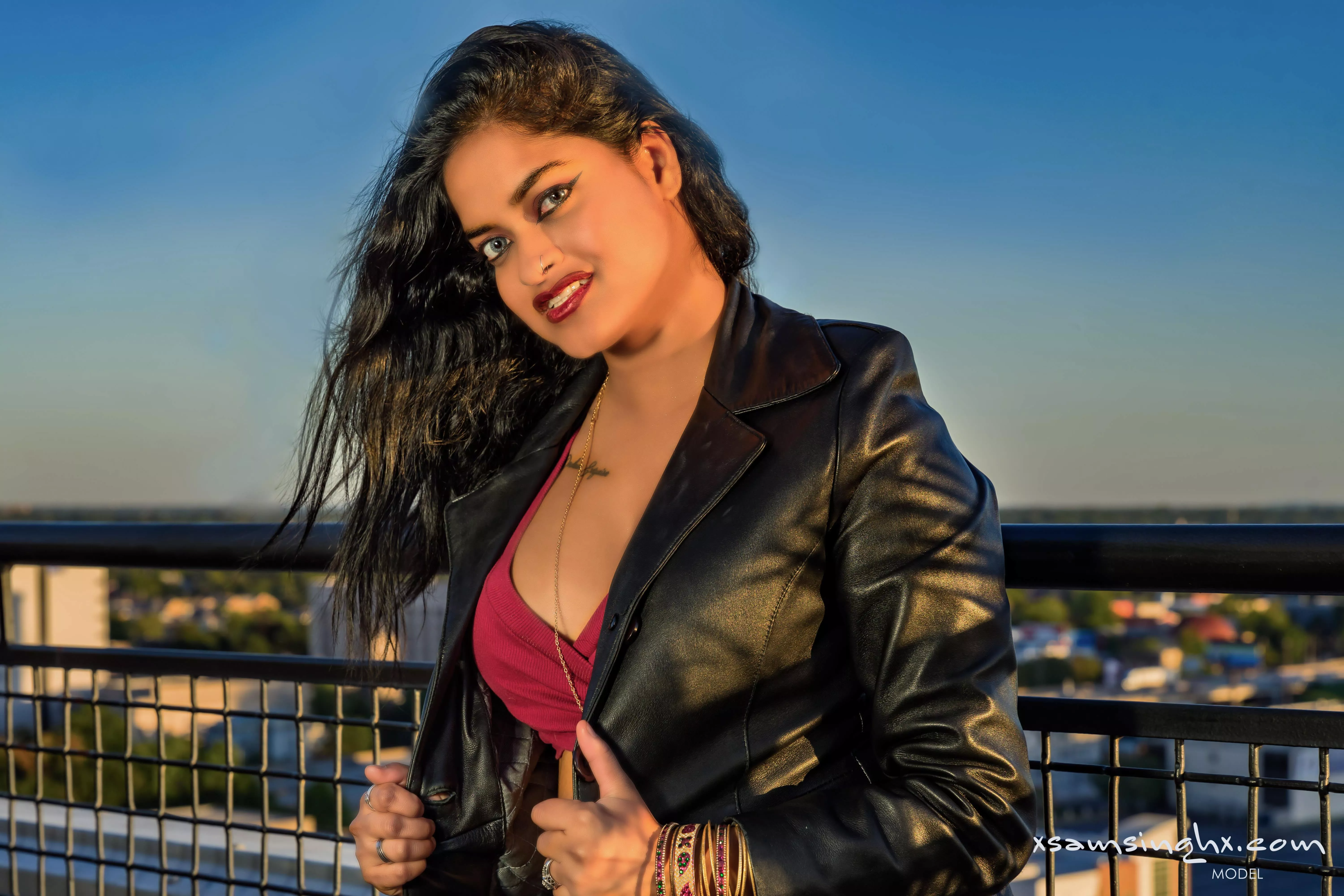 The return of the maroon crop top