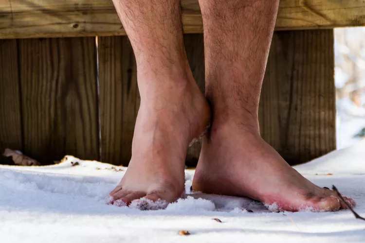 The snow feels so good between my toes, until I can’t feel them anymore. How should I warm them up? 🥰