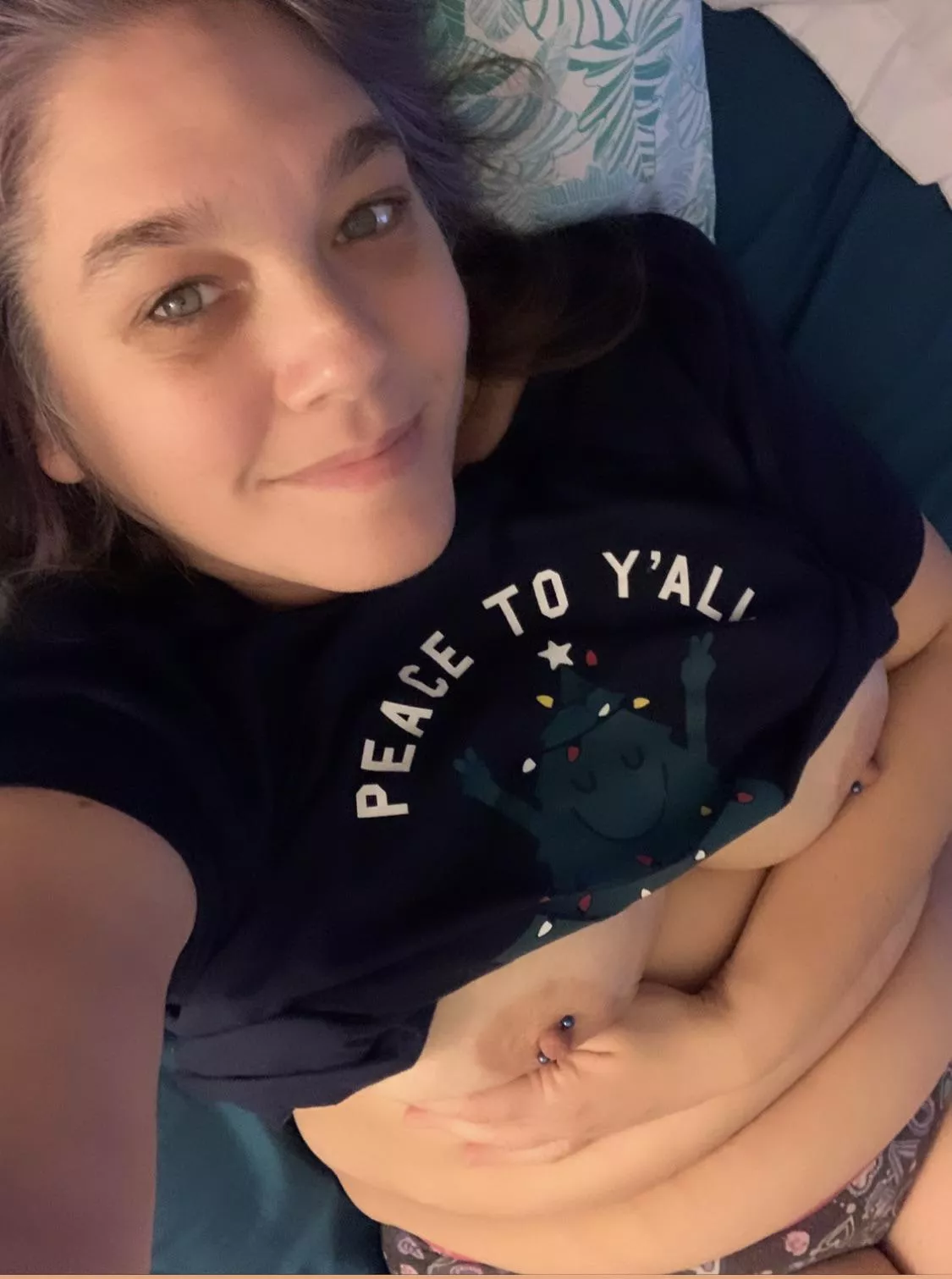 The tree wasn’t the only thing that got lit last night but the stocking was the only thing that got stuffed 😜. Merry Christmas 😘!!