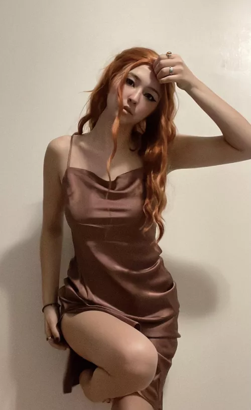 the way this silk dress sits on my hips should make you so horny