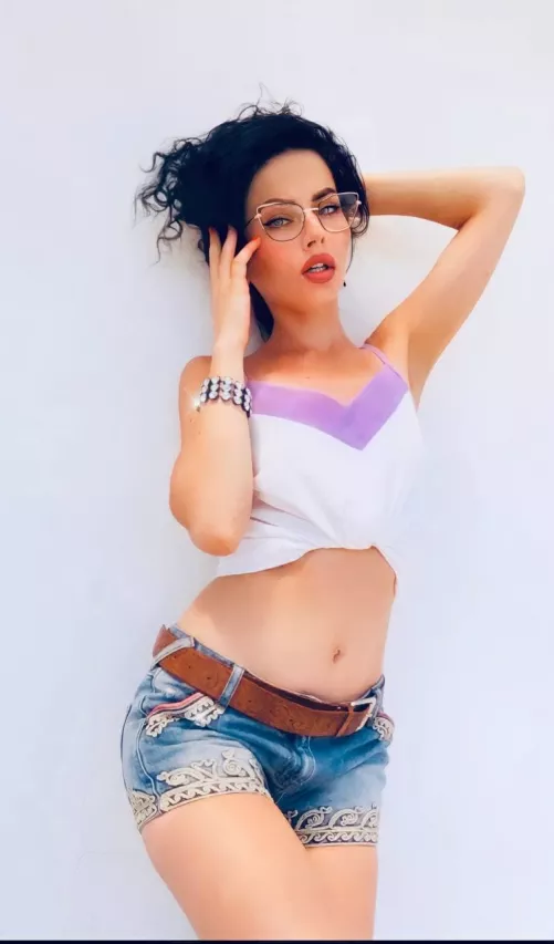 There are so many naughty thoughts in my sweet head, I don't even know how to deal with it