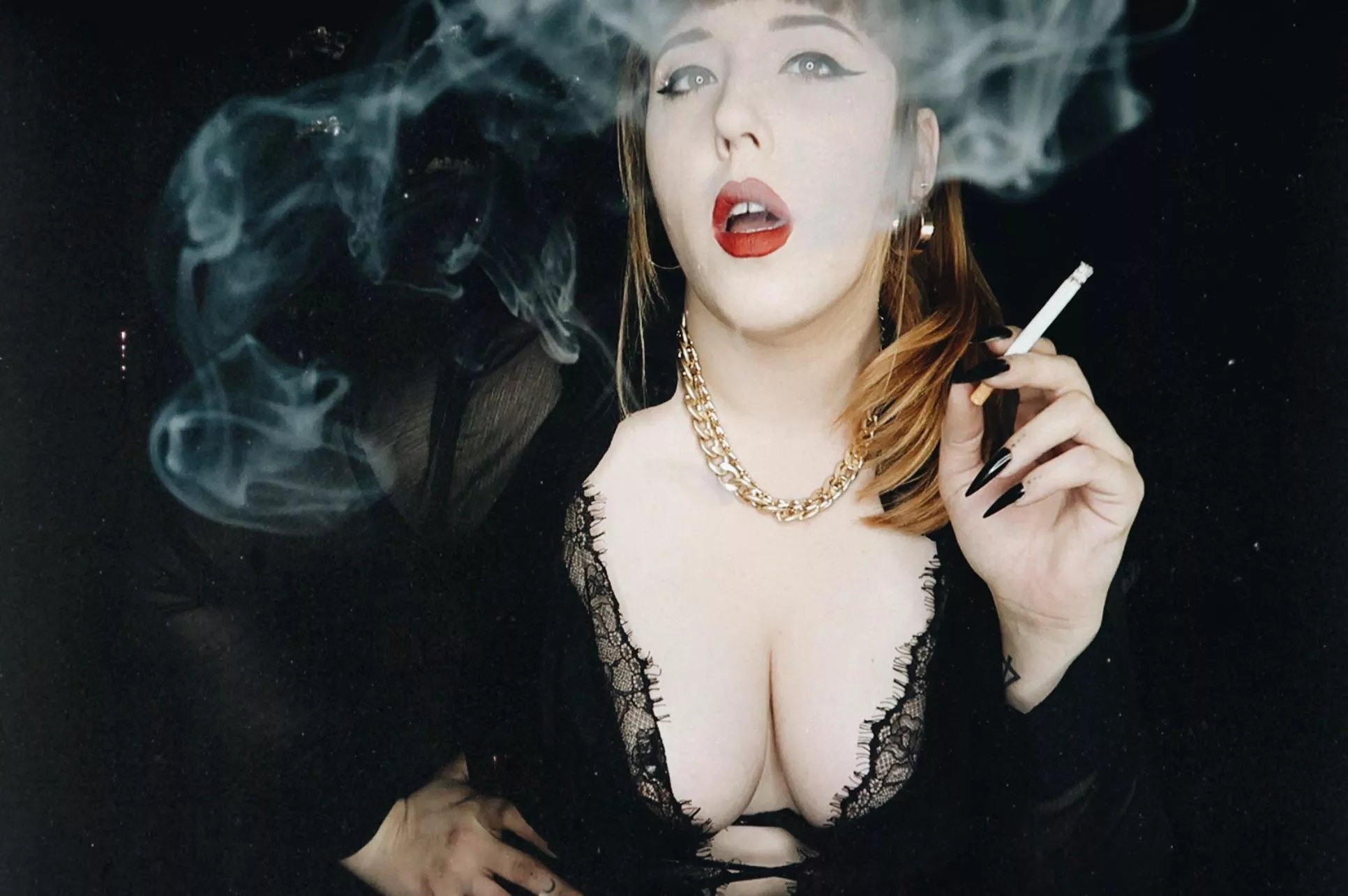 There is a giant cloud of smoke that always follows me. There is a giant cloud of smoke that always follows me.