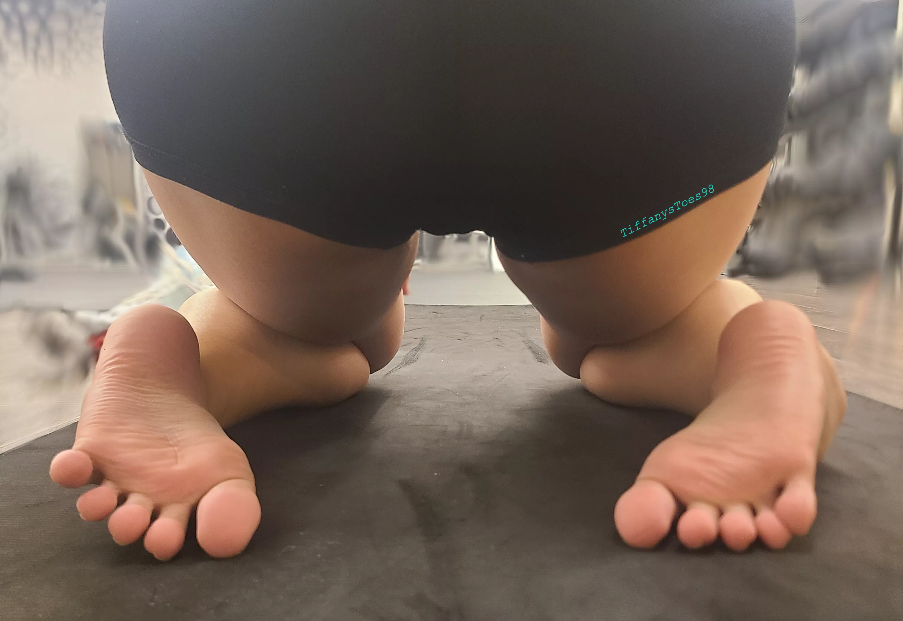 There is just a small bit of spandex between my Japanese pussy and asshole and you! Would you like to get closer?😇 Follow and let me know in the DM's and comments what you're thinking about my tight brown holes 🤤💦