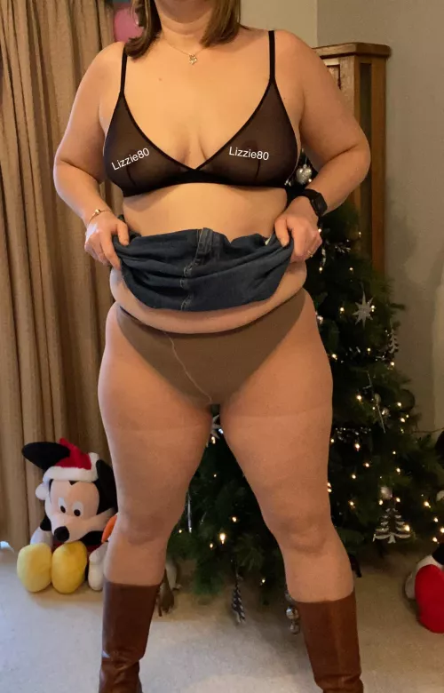 There is something wrong with this outfit….. I forgot to leave my panties off!