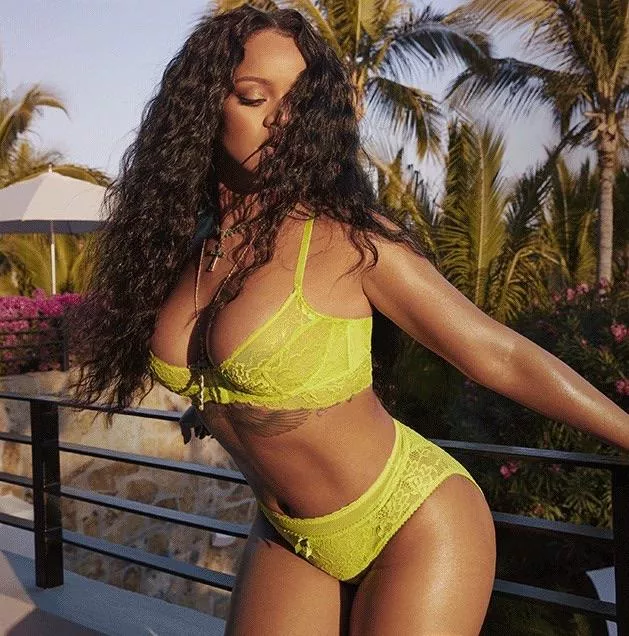 There isn't many girls that can make me completly submit like Rihanna There isn't many girls that can make me completly submit like Rihanna