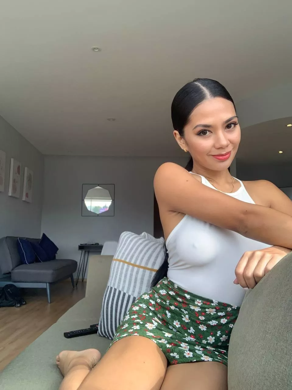 There nothing more right now I want then me bent over for you 😈