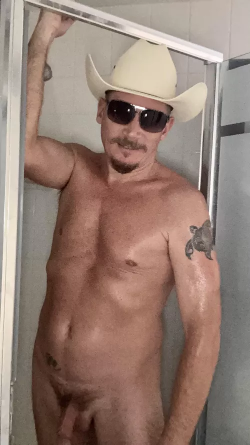 There’s a room in this shower for you too!